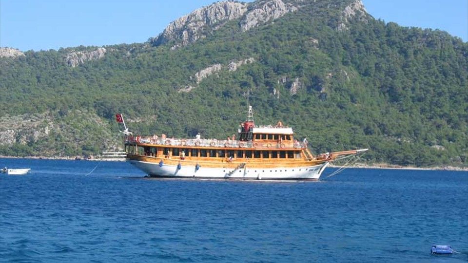 Turunç Boat Trips - beautiful scenery on the five-bay cruise